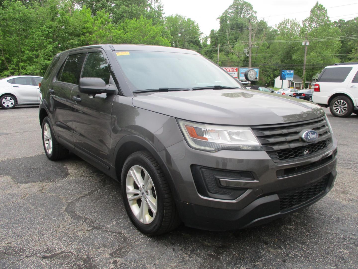 2017 GRAY Ford Explorer (1FM5K8AR3HG) , AUTOMATIC transmission, located at 540a Delsea Drive, Sewell, NJ, 08080, (856) 589-6888, 39.752560, -75.111206 - Photo#10